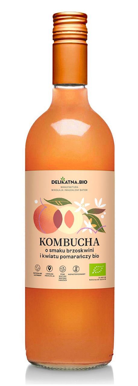 KOMBUCHA O SMAKU BRZOSKWINI I KWIATU POMARAŃCZY BIO 750 ml - DELIKATNA (ZAKWASOWNIA) KOMBUCHA O SMAKU BRZOSKWINI I KWIATU POMARAŃCZY BIO 750 ml - DELIKATNA (ZAKWASOWNIA)